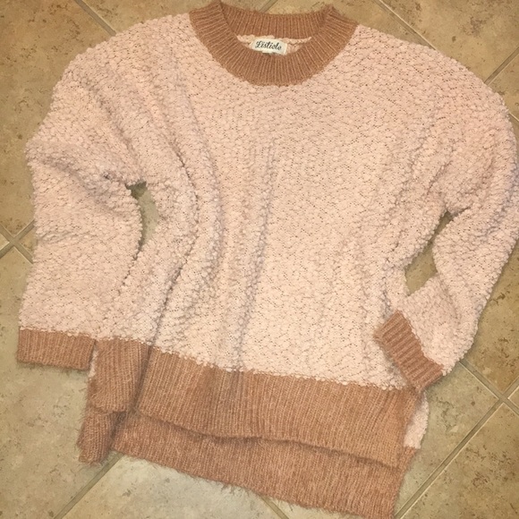 Gorgeous Listicle sweater in size Large - Picture 3 of 10